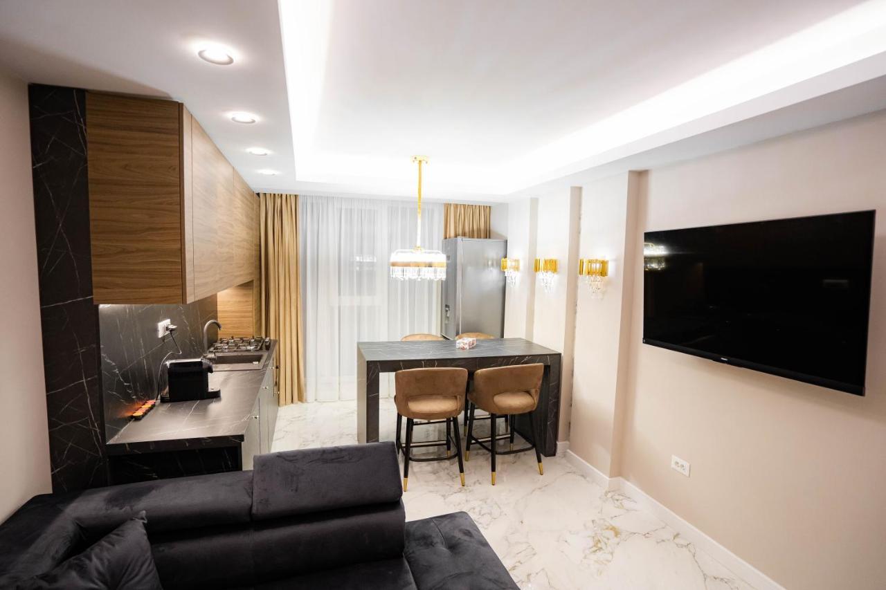 Deluxe Aparthotel Marwell Residence Suceava Exterior photo