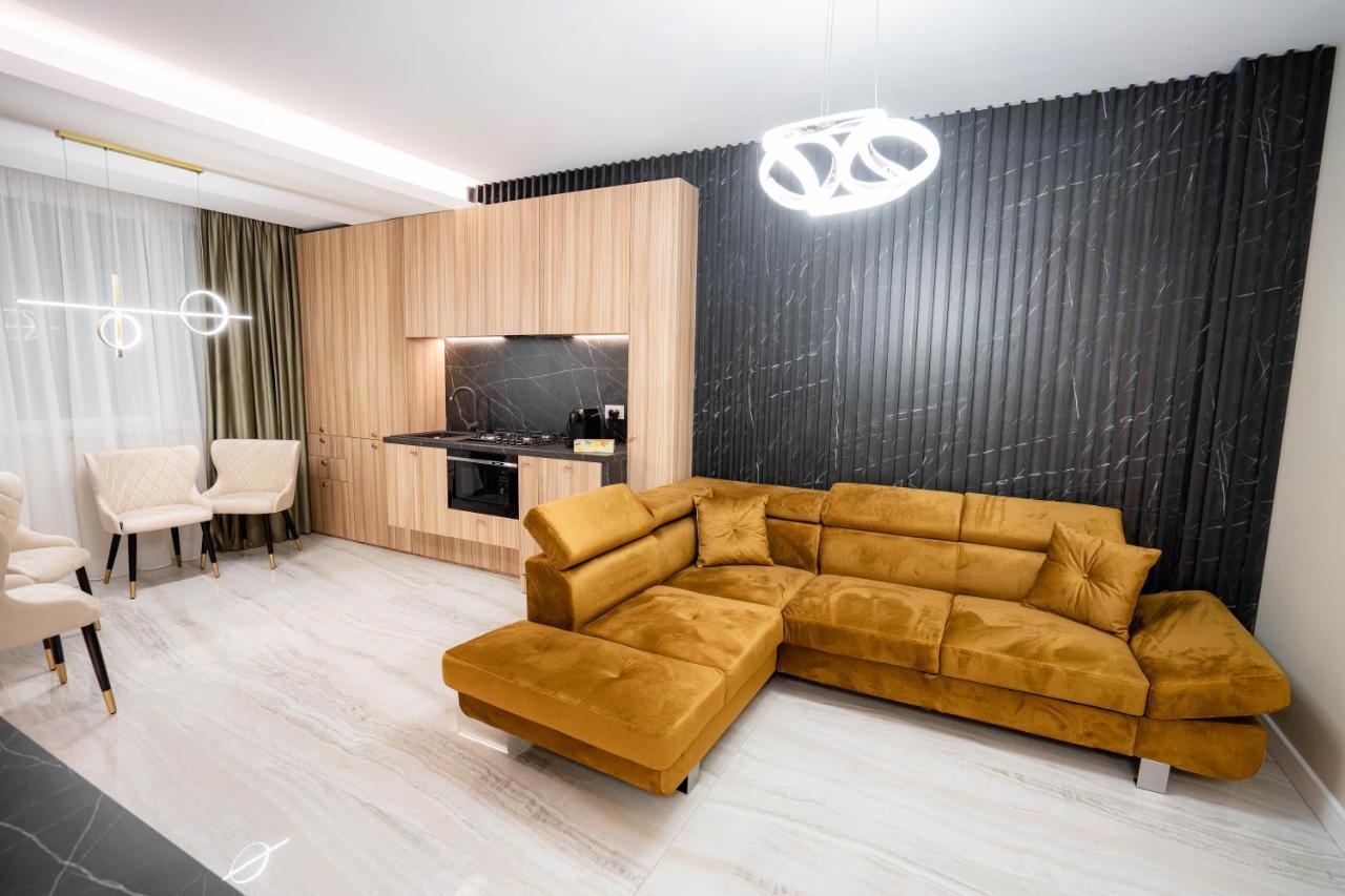 Deluxe Aparthotel Marwell Residence Suceava Exterior photo
