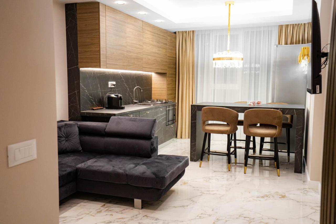 Deluxe Aparthotel Marwell Residence Suceava Exterior photo